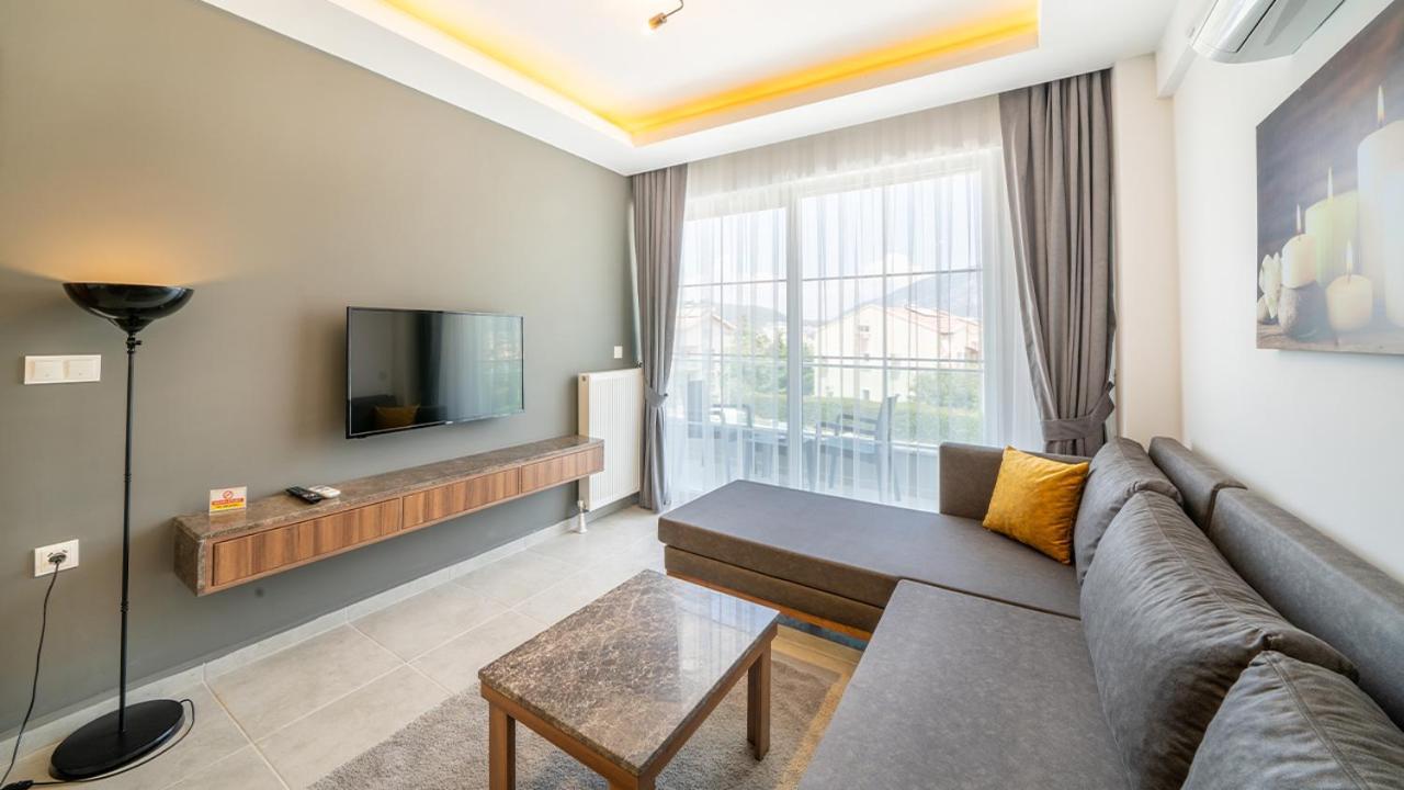 Midpoint Suites Fethiye Esterno foto