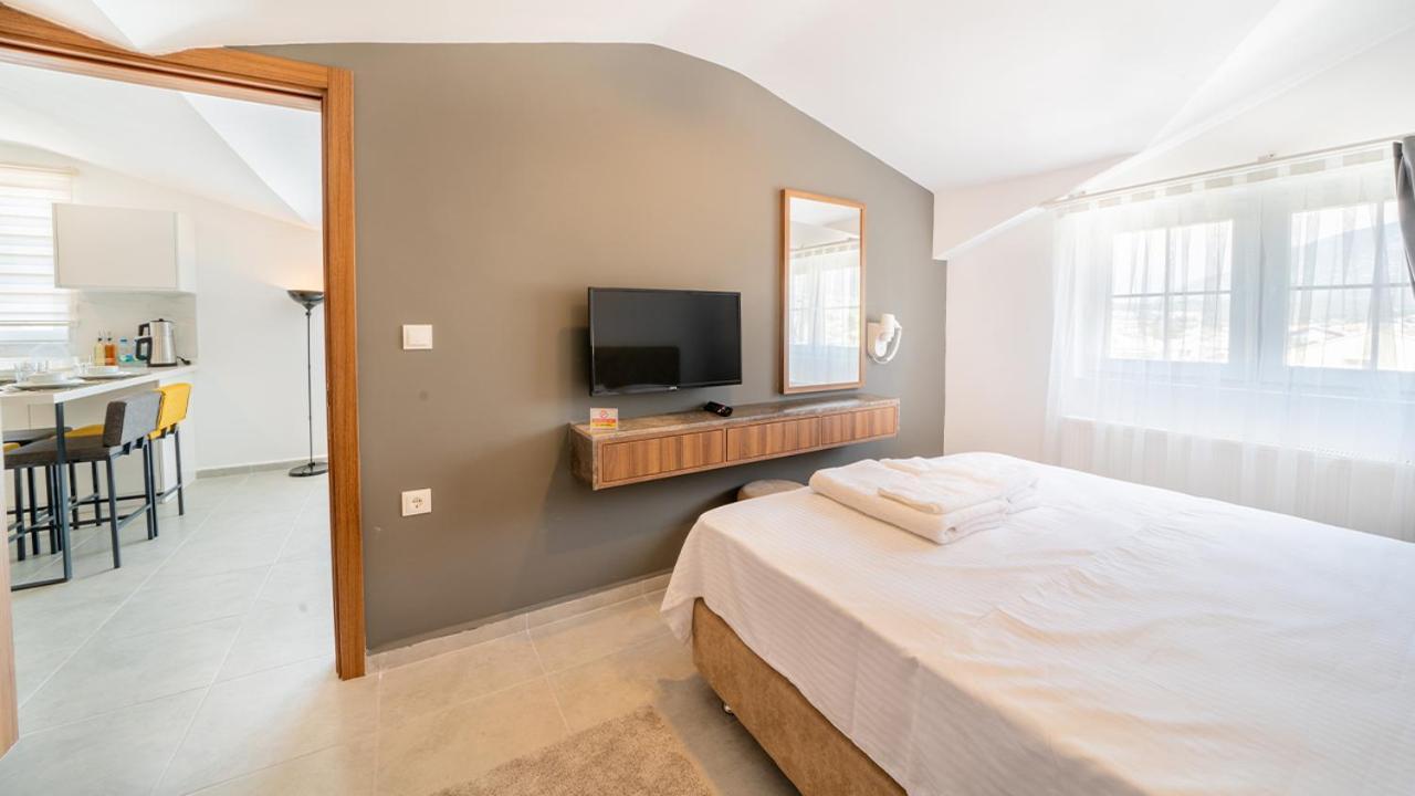 Midpoint Suites Fethiye Esterno foto