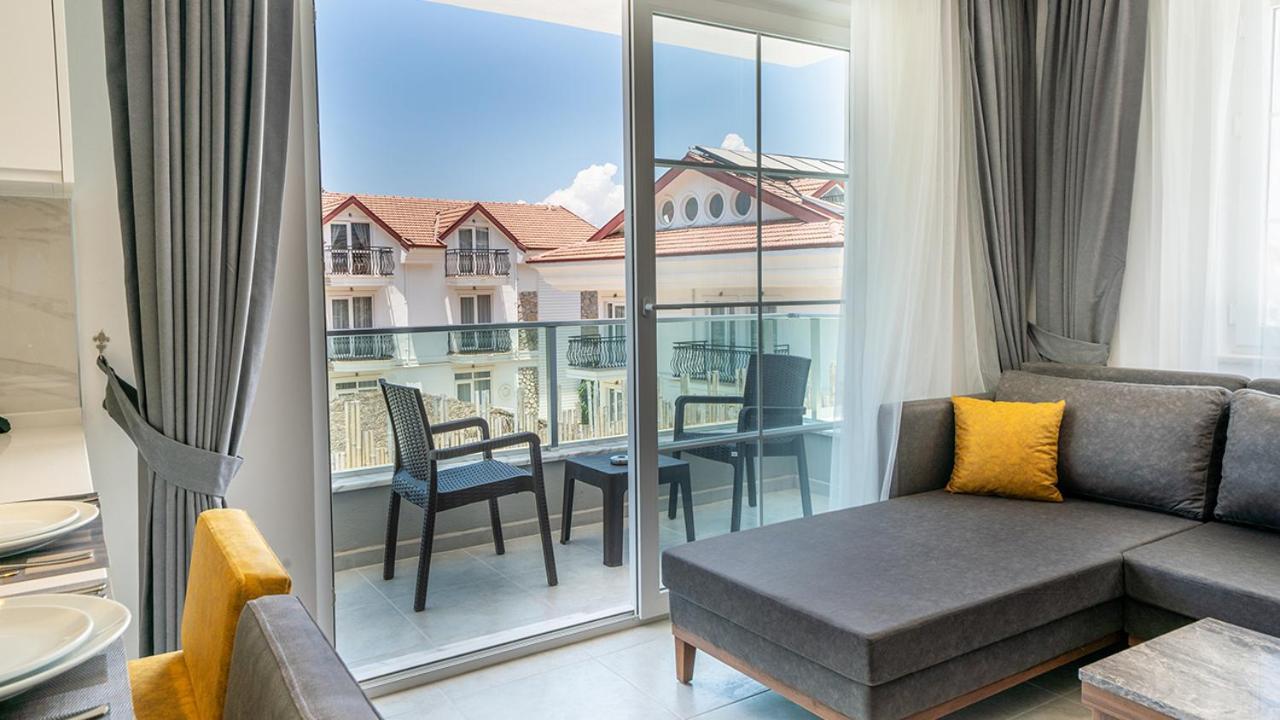 Midpoint Suites Fethiye Esterno foto