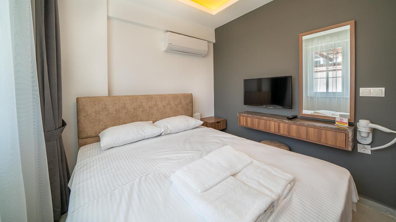 Midpoint Suites Fethiye Esterno foto