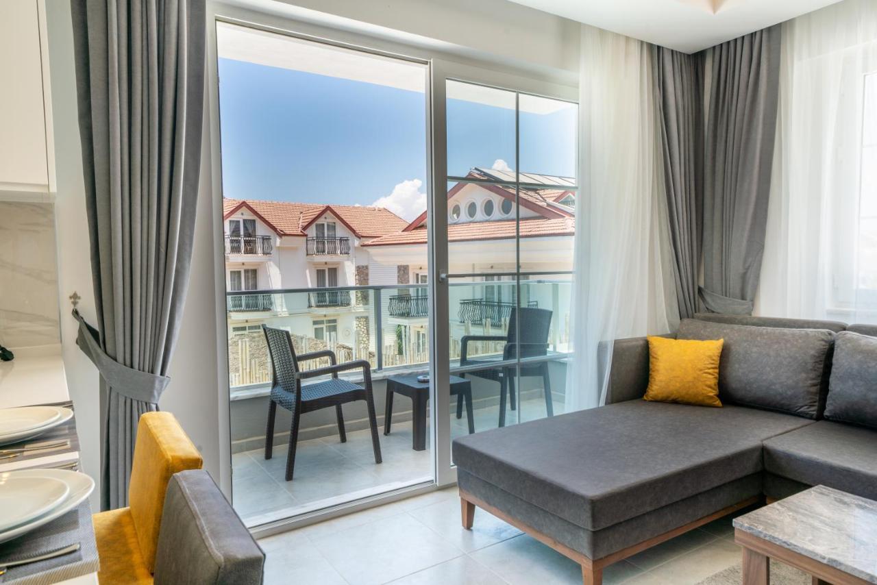 Midpoint Suites Fethiye Esterno foto